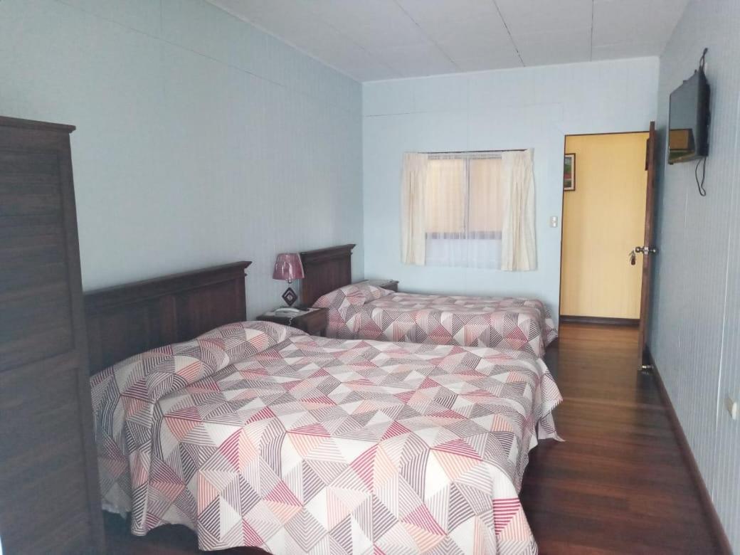 Hotel Las Brumas Cartago Bagian luar foto