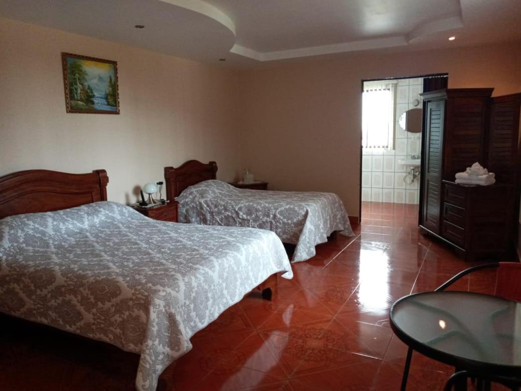 Hotel Las Brumas Cartago Bagian luar foto