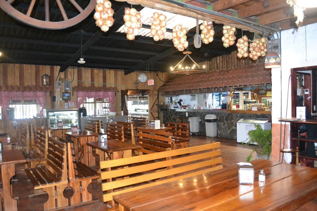 Hotel Las Brumas Cartago Bagian luar foto