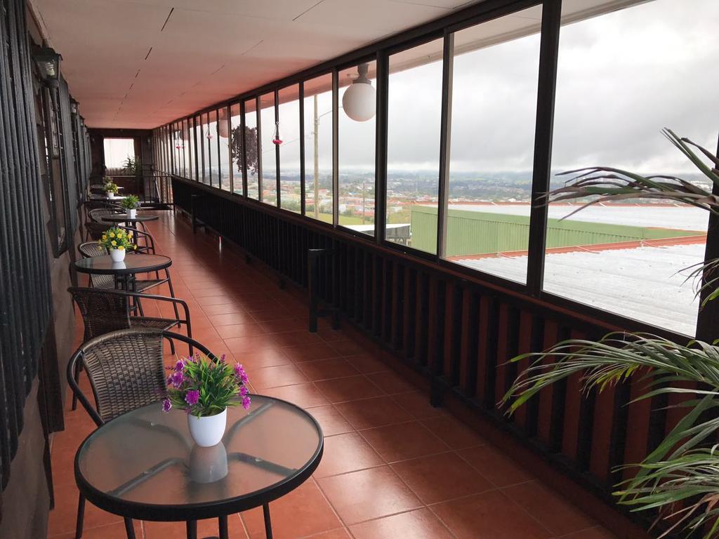 Hotel Las Brumas Cartago Bagian luar foto