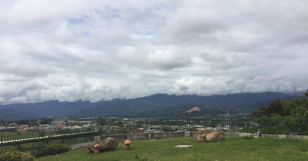 Hotel Las Brumas Cartago Bagian luar foto