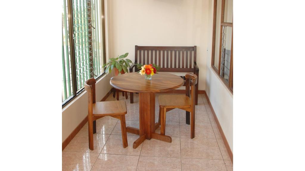 Hotel Las Brumas Cartago Bagian luar foto
