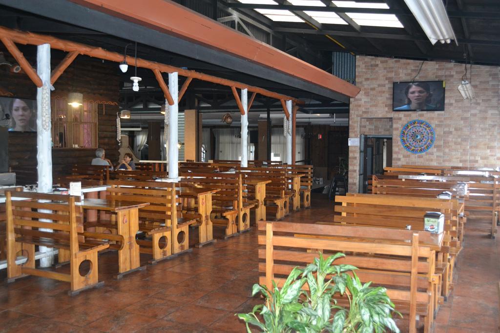 Hotel Las Brumas Cartago Bagian luar foto