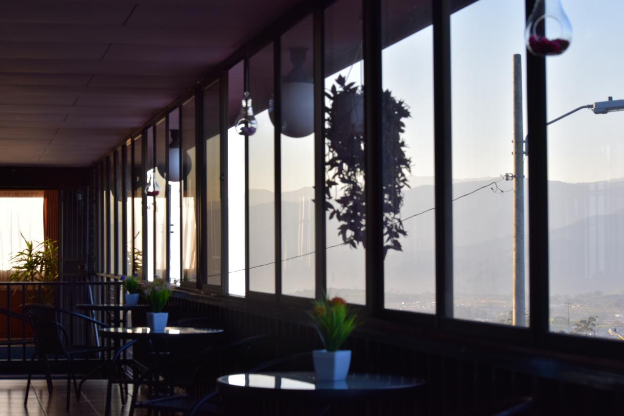 Hotel Las Brumas Cartago Bagian luar foto